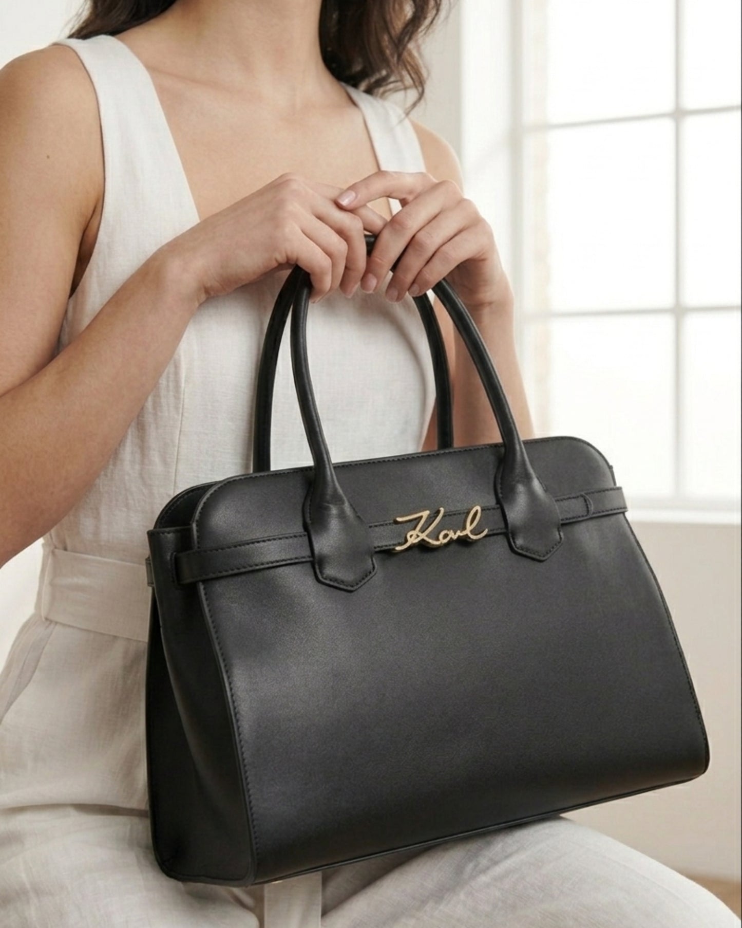 Torebka Top Handle K/SIGNATURE marki Karl Lagerfeld