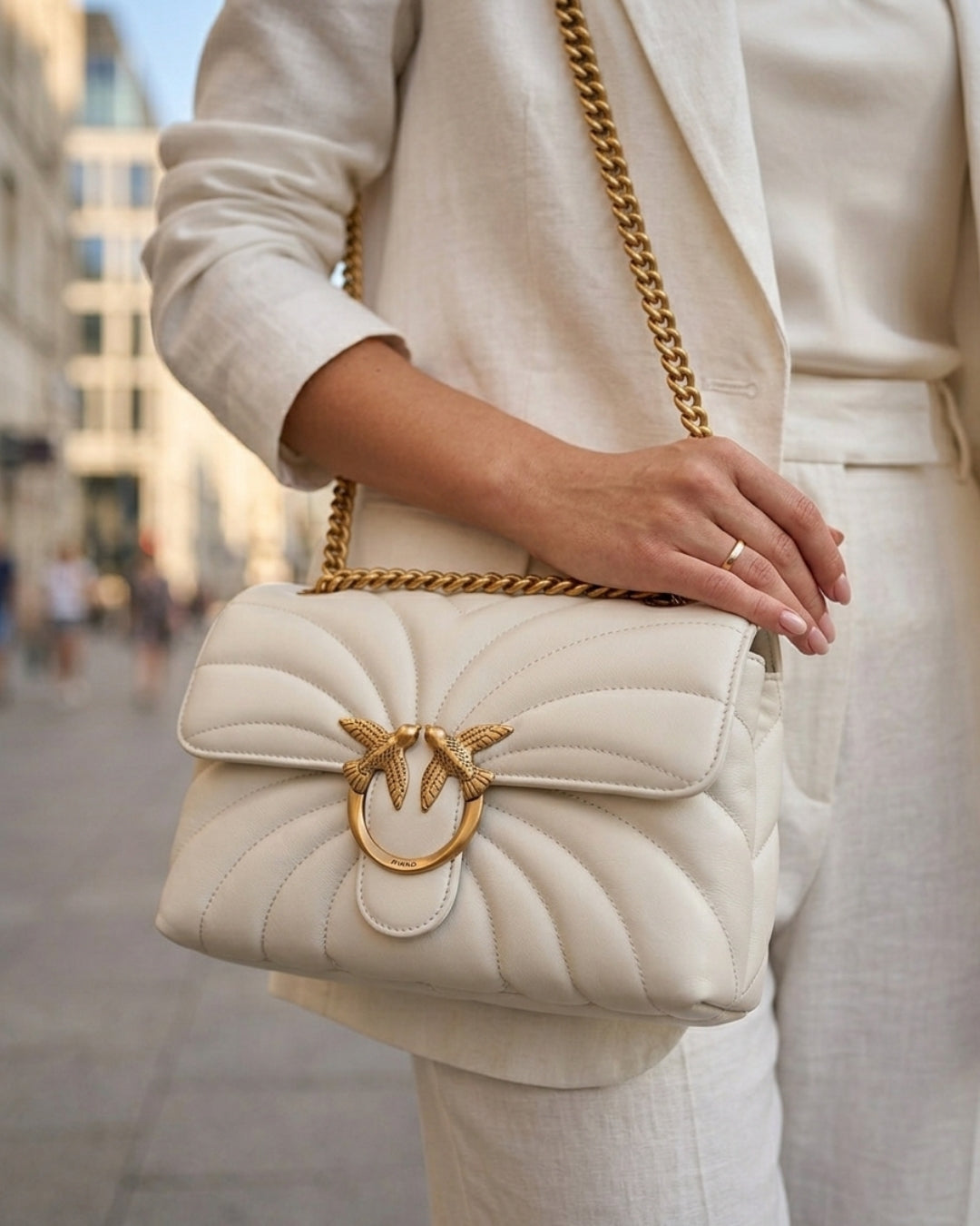 Torebka Classic Love Bag Puff Butterfly od PINKO