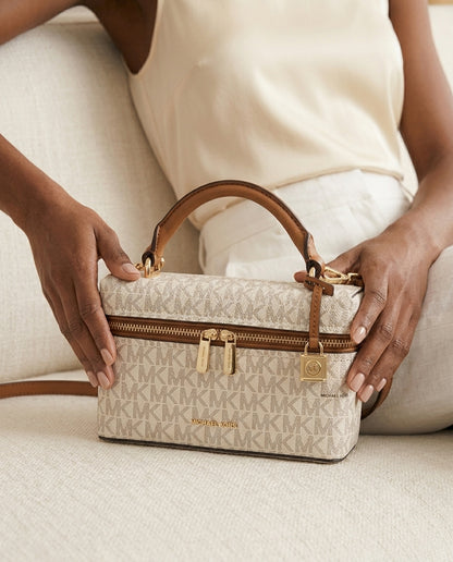 Mała torebka Jana marki Michael Kors